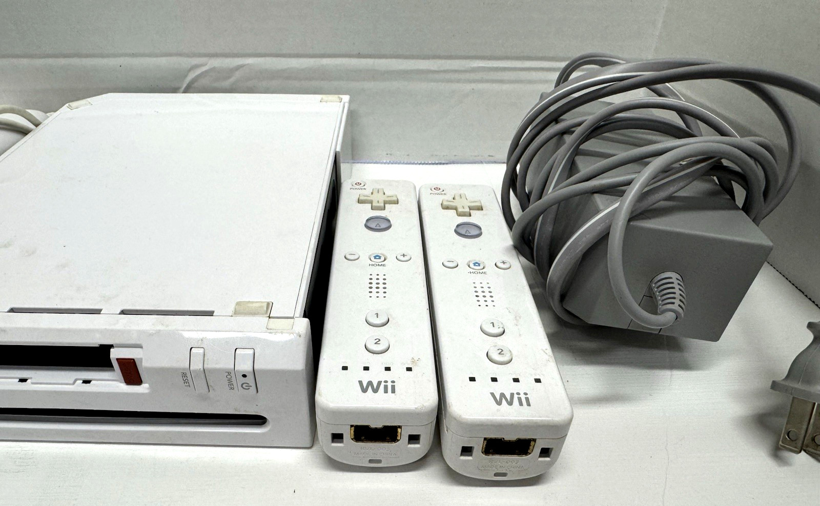 Nintendo Wii RVL-001 Console White Complete With Power Cables Controller