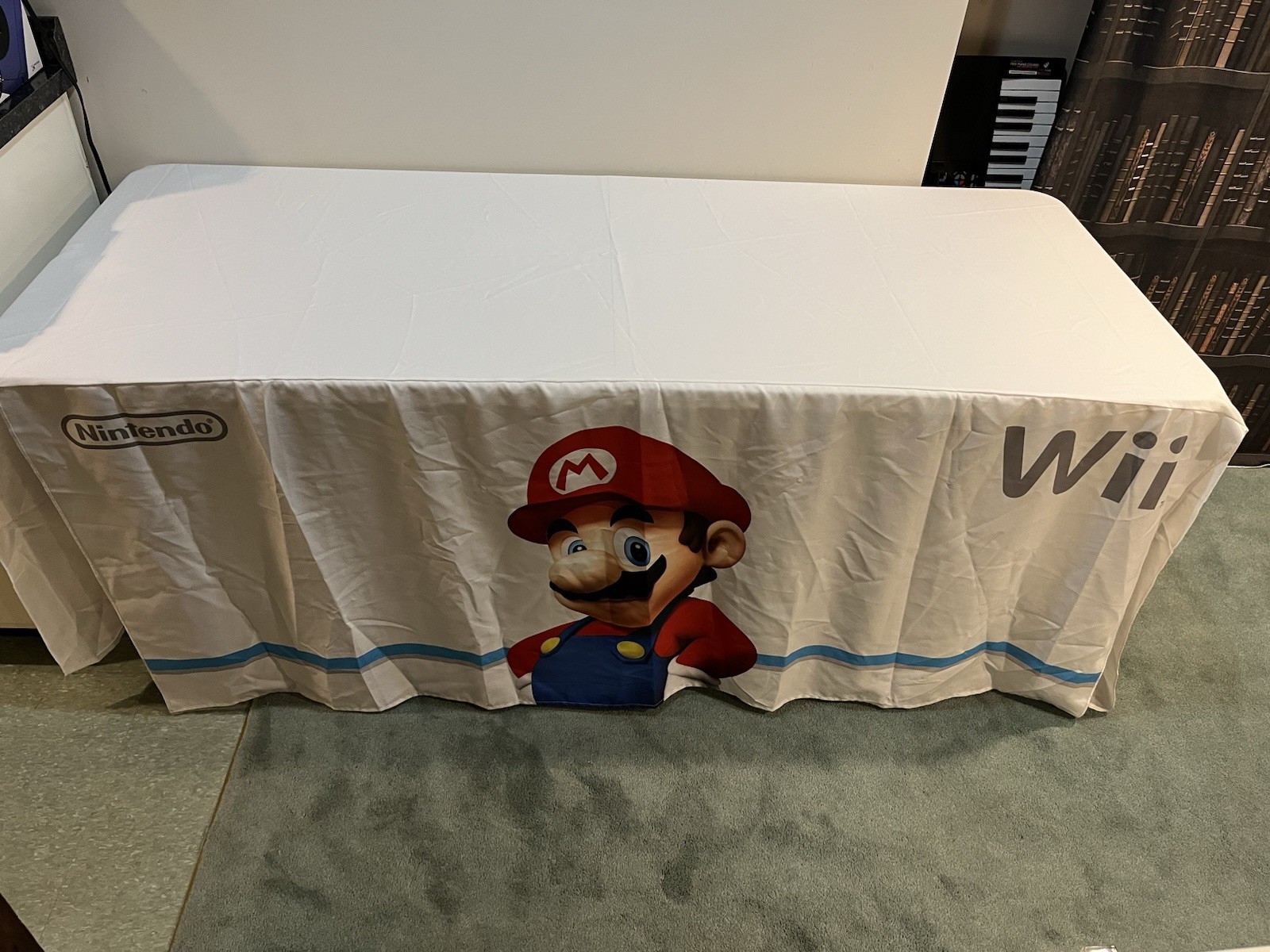 Nintendo Merchandising NMI TABLE CLOTH Store Display Wii 3S Mario TOYS R’ US