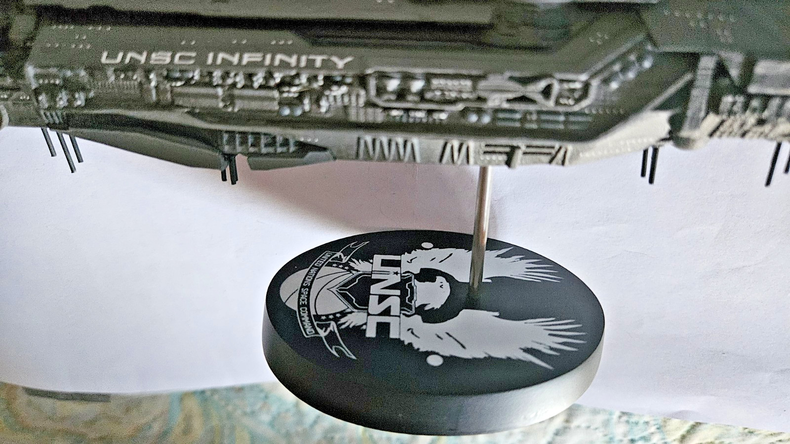 Dark Horse Deluxe Microsoft Halo UNSC Infinity 9″ Replica Ship Statue 2016