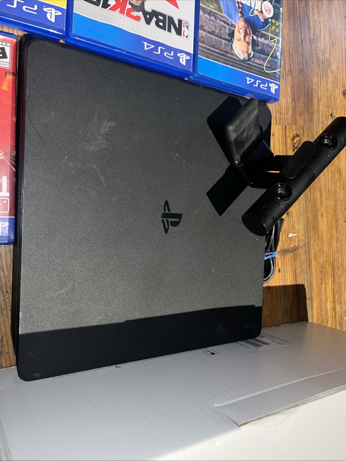 Sony PlayStation 4 Slim CUH-2115B 1TB Console Game Bundle Controllers 11.52 FW