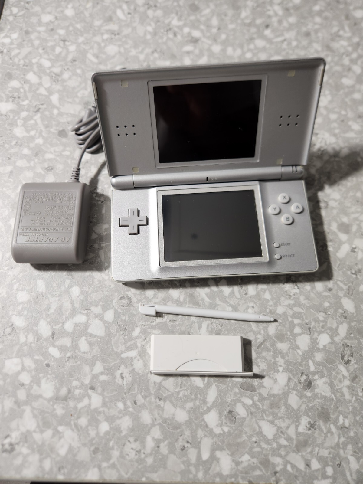 Nintendo DS Lite System Portable Gaming Console – Silver/white
