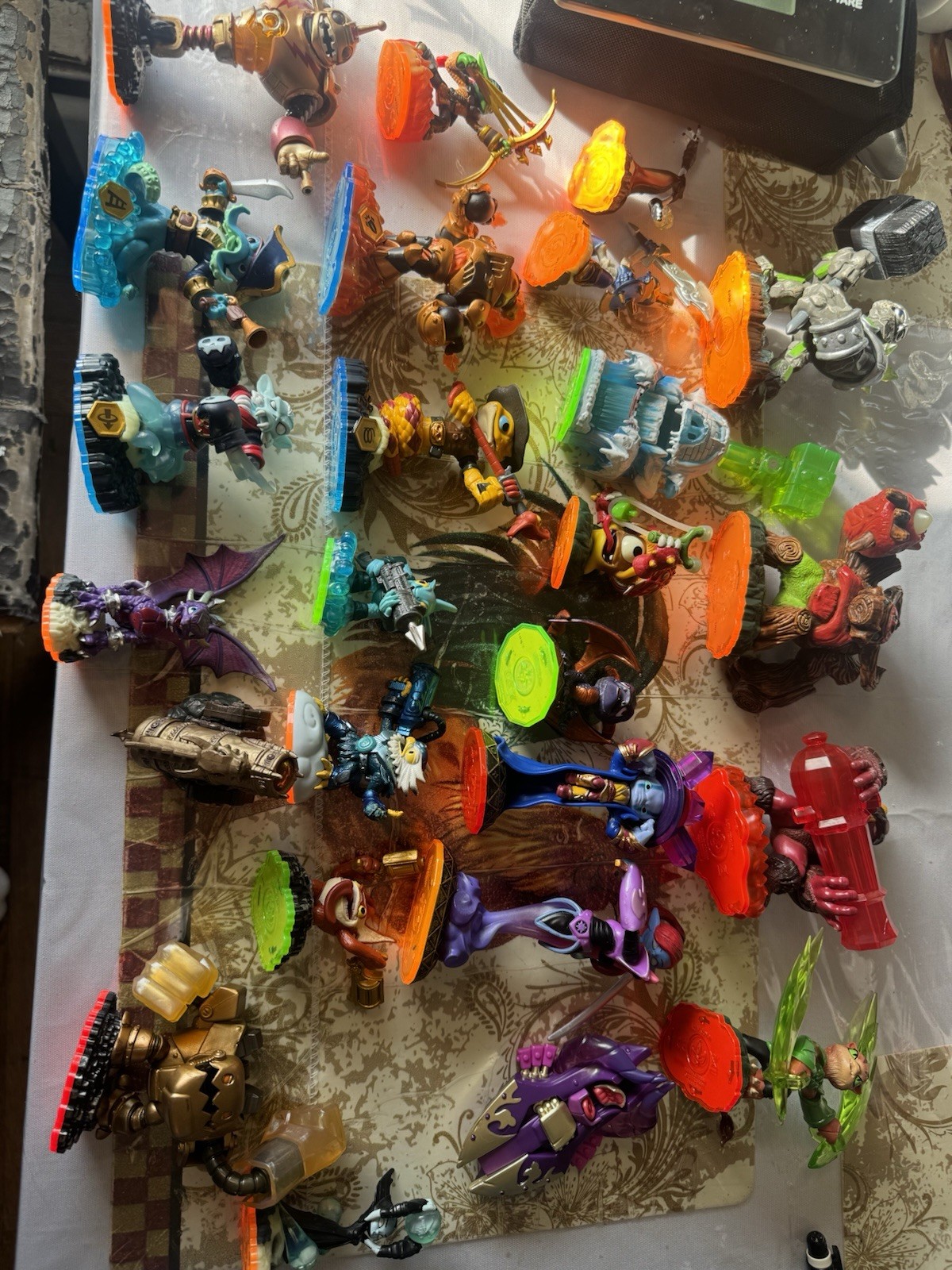 Activision Skylanders Figure Lot w/ Carrying Case