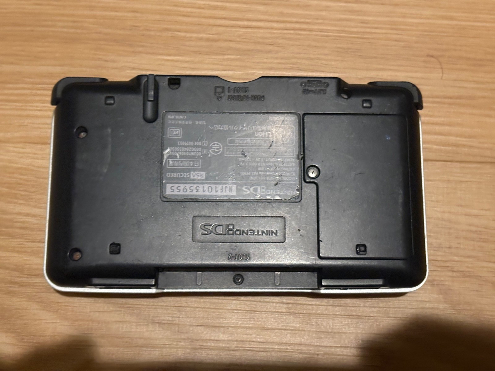 Nintendo DS Silver Handheld System – Great Condition! – TESTED AND WORKING! (5D)