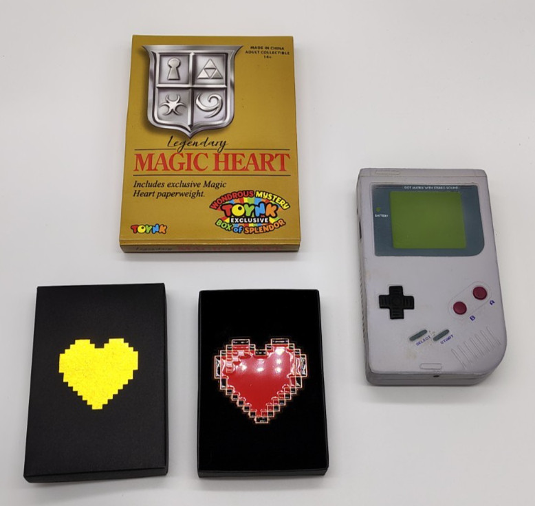 TOYNK Retro Gamer Foam Replica (Loose) & Legendary Magic Heart (Complete)