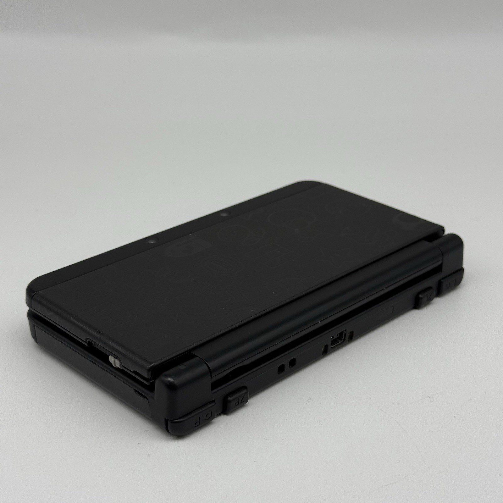“new” Nintendo 3DS Super Mario Black Special Edition Console w/Charger – Tested