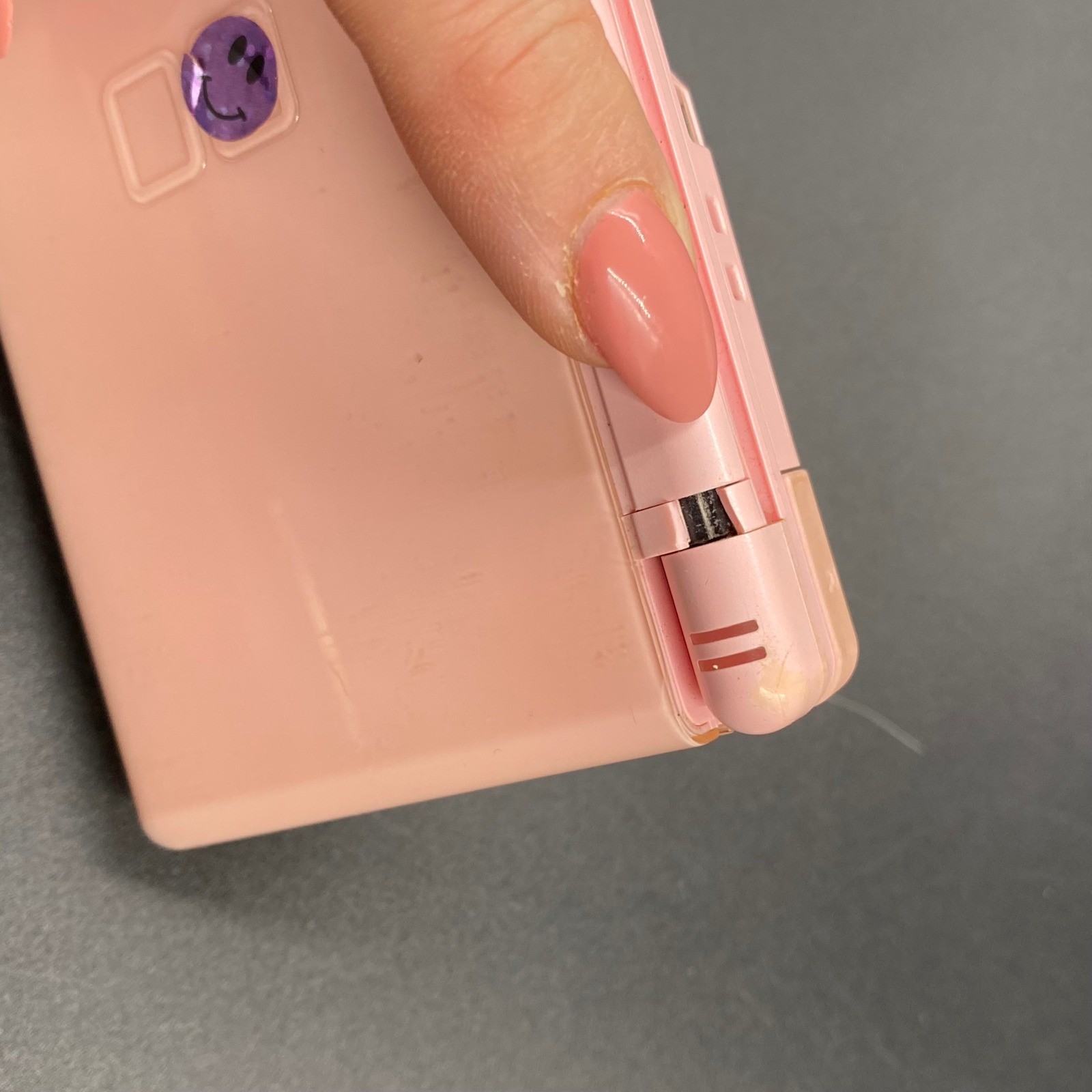 Nintendo DS Lite Handheld Console Pink USG-001 Gaming GBA Slot Broken Hinge