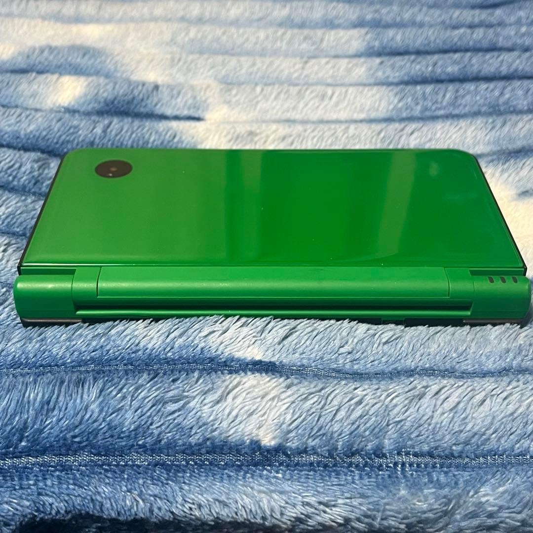 Nintendo DSi LL Console Handheld System Headphone Jack Wi-Fi Capability Green JP