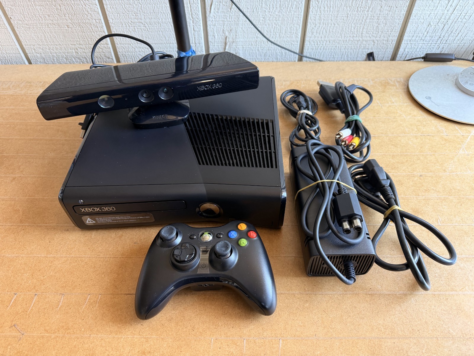 Xbox 360 S – 500GB HDD – 70 Games + SNES + SEGA Games – Repasted and Serviced