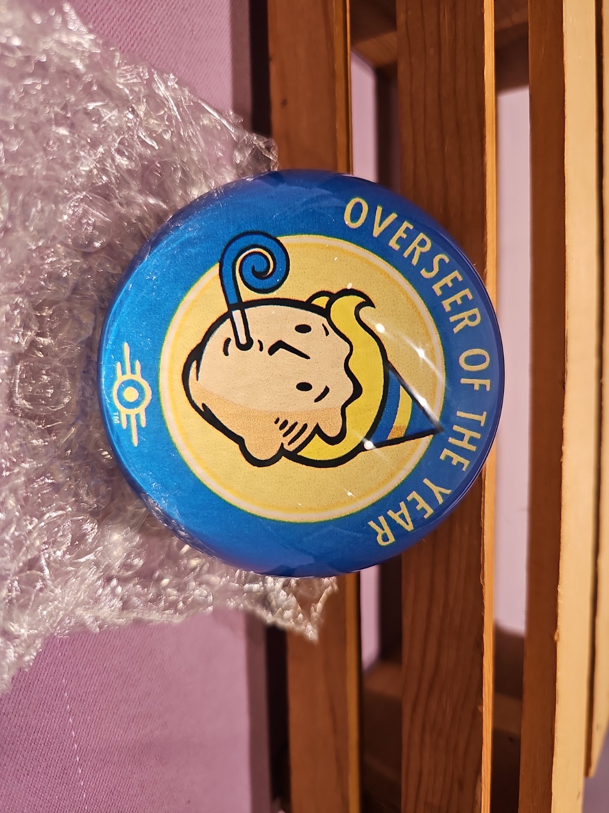 Fallout Loot Crate Overseer Paperweight Brand New In Box