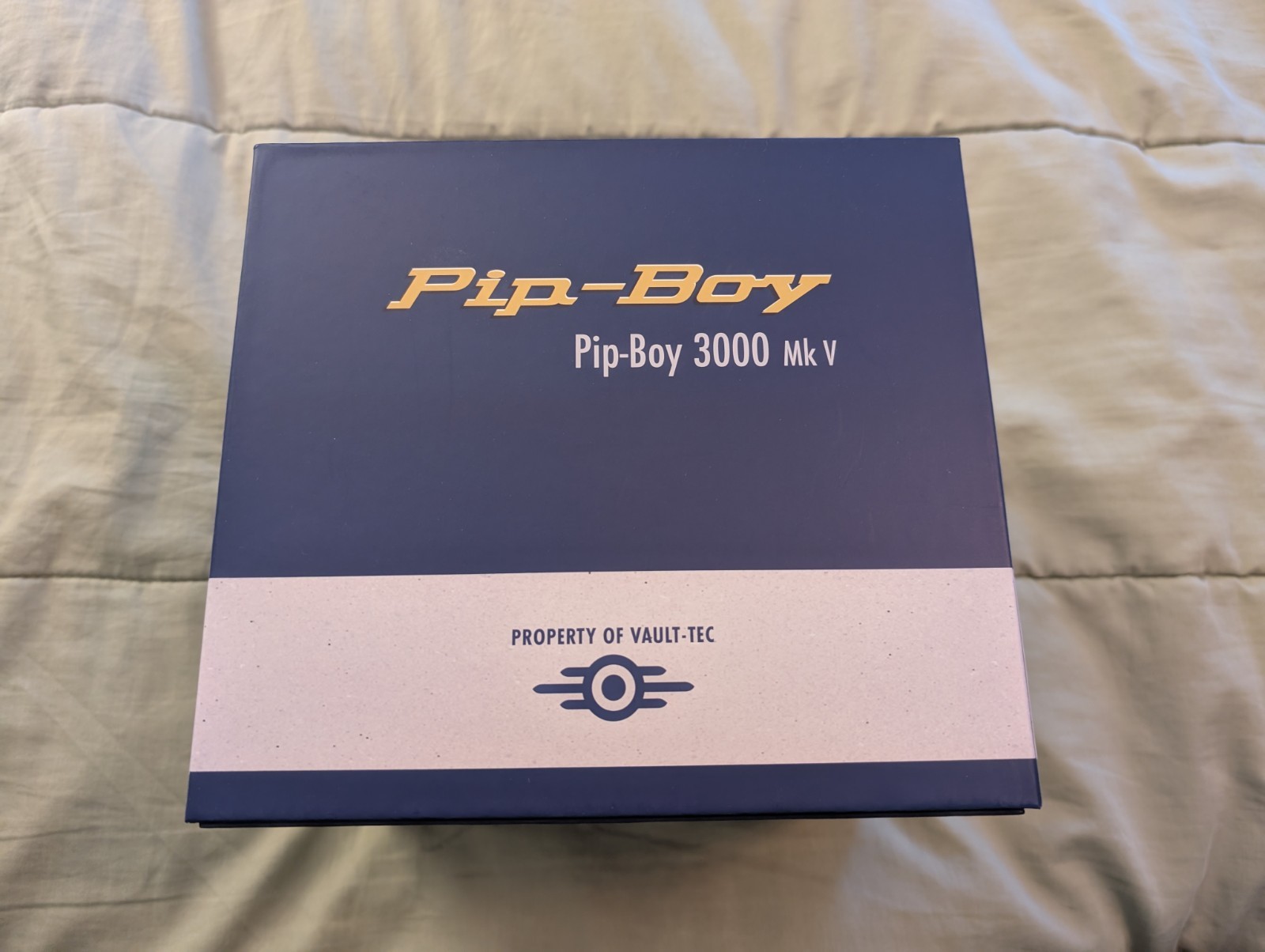 Fallout Pip Boy 3000 MK V Die-Cast Replica Vault 33 Figure Wand Company 2024