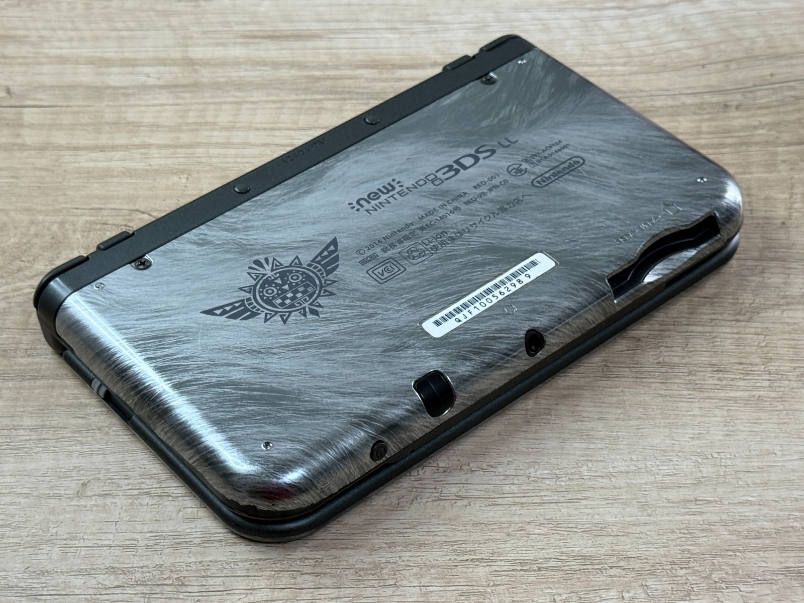 RANK B+ IPS Nintendo New 3DS XL Monster Hunter 4G Console IPS Screen TOP D1837