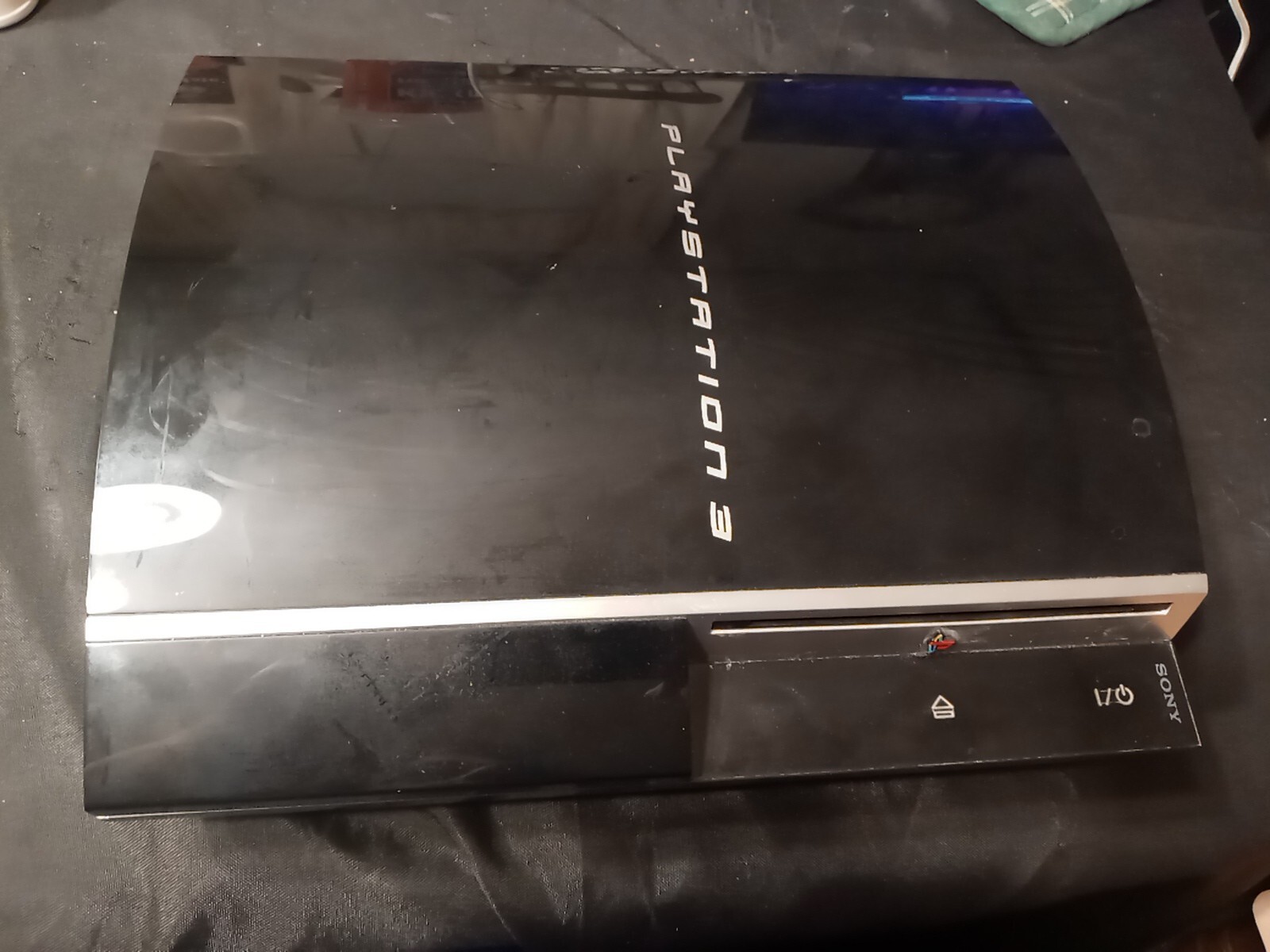 SONY PLAYSTATION 3 CECHG01 FOR PARTS POWERS UP CANT CONNECT TO TV NO PLUGS/CONTR