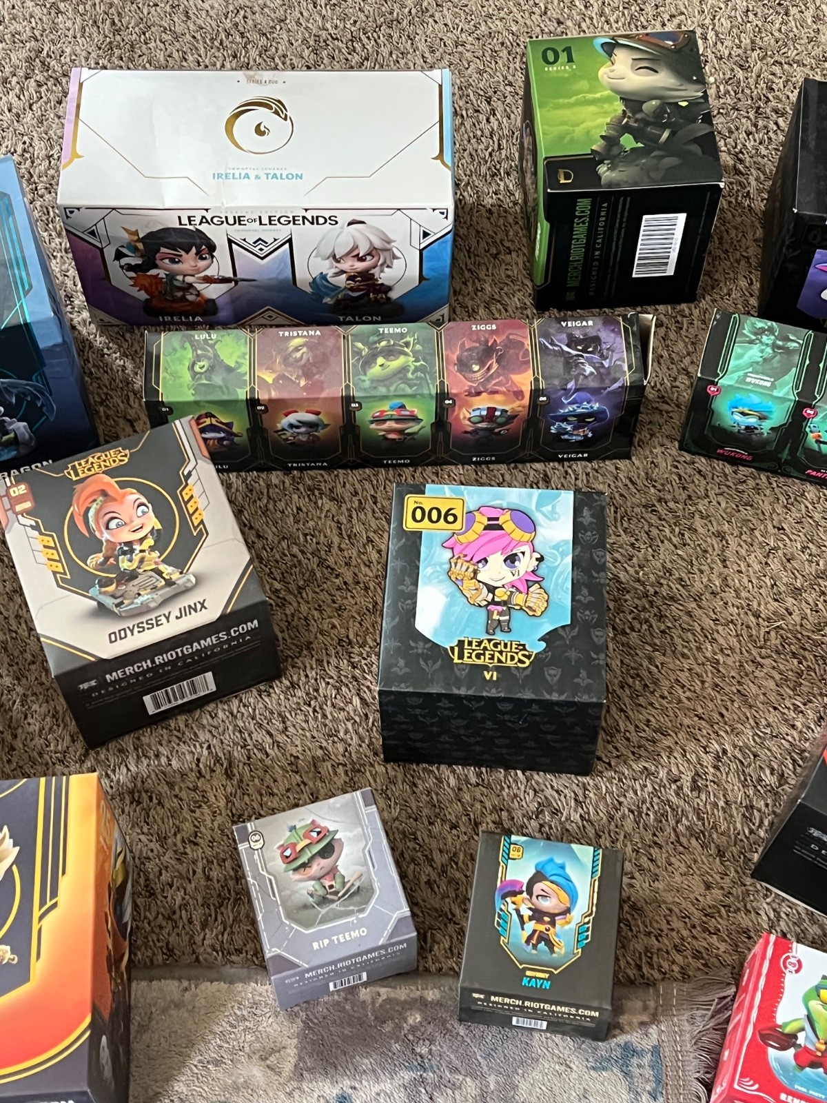 huge lot of league of legends statues