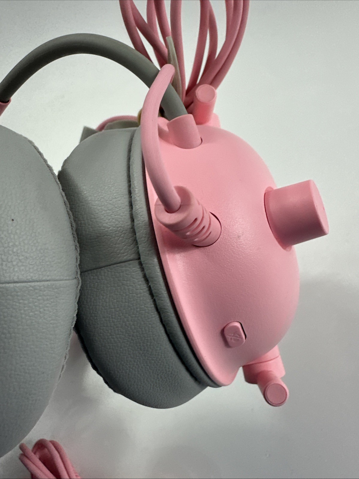 Razer – BlackShark V2 X Wired Gaming Headset – Quartz Pink