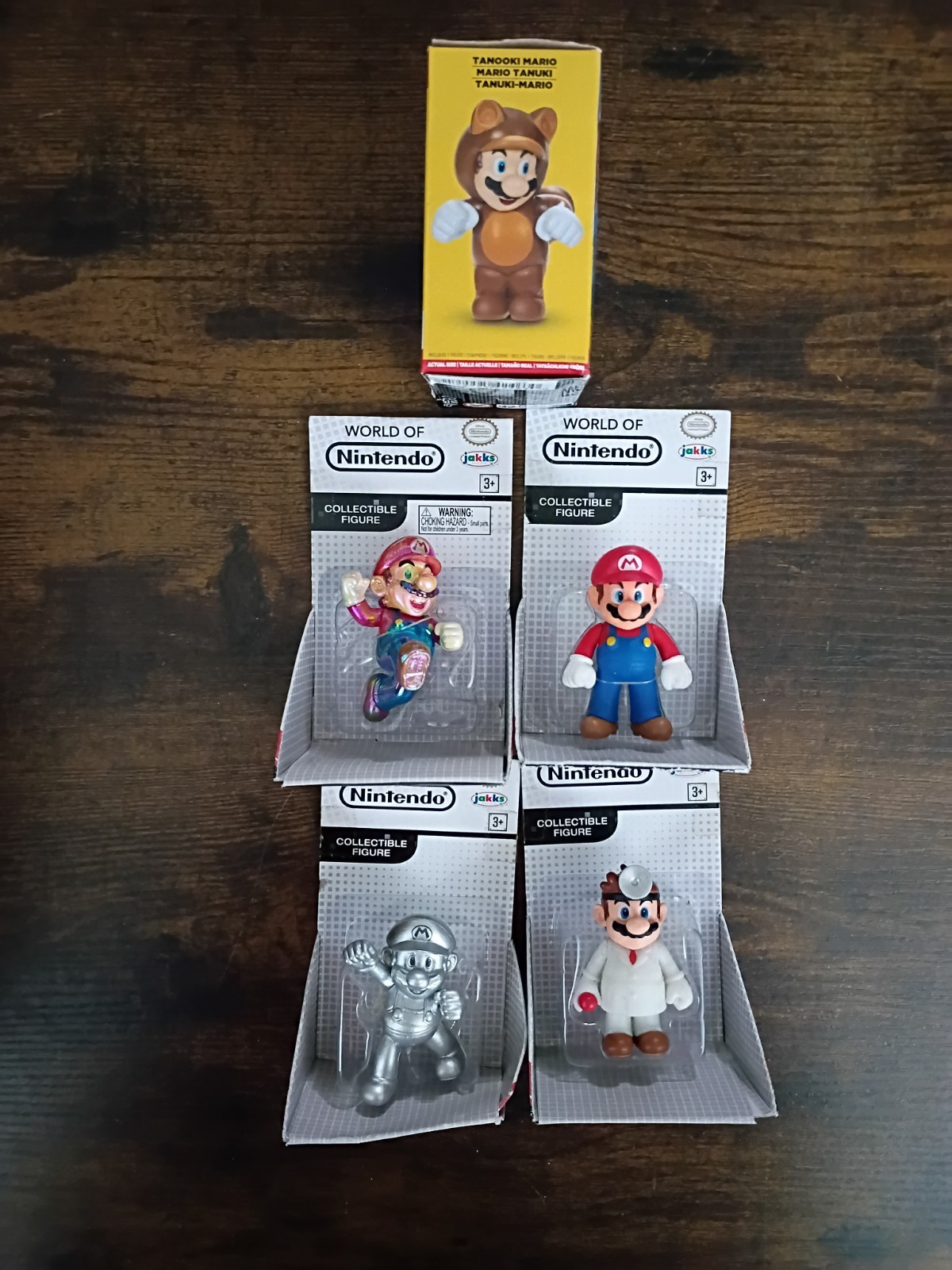 2.5″ SUPER MARIO 5-PK World of Nintendo Metal Dr Doctor Star Power Tanooki Stand