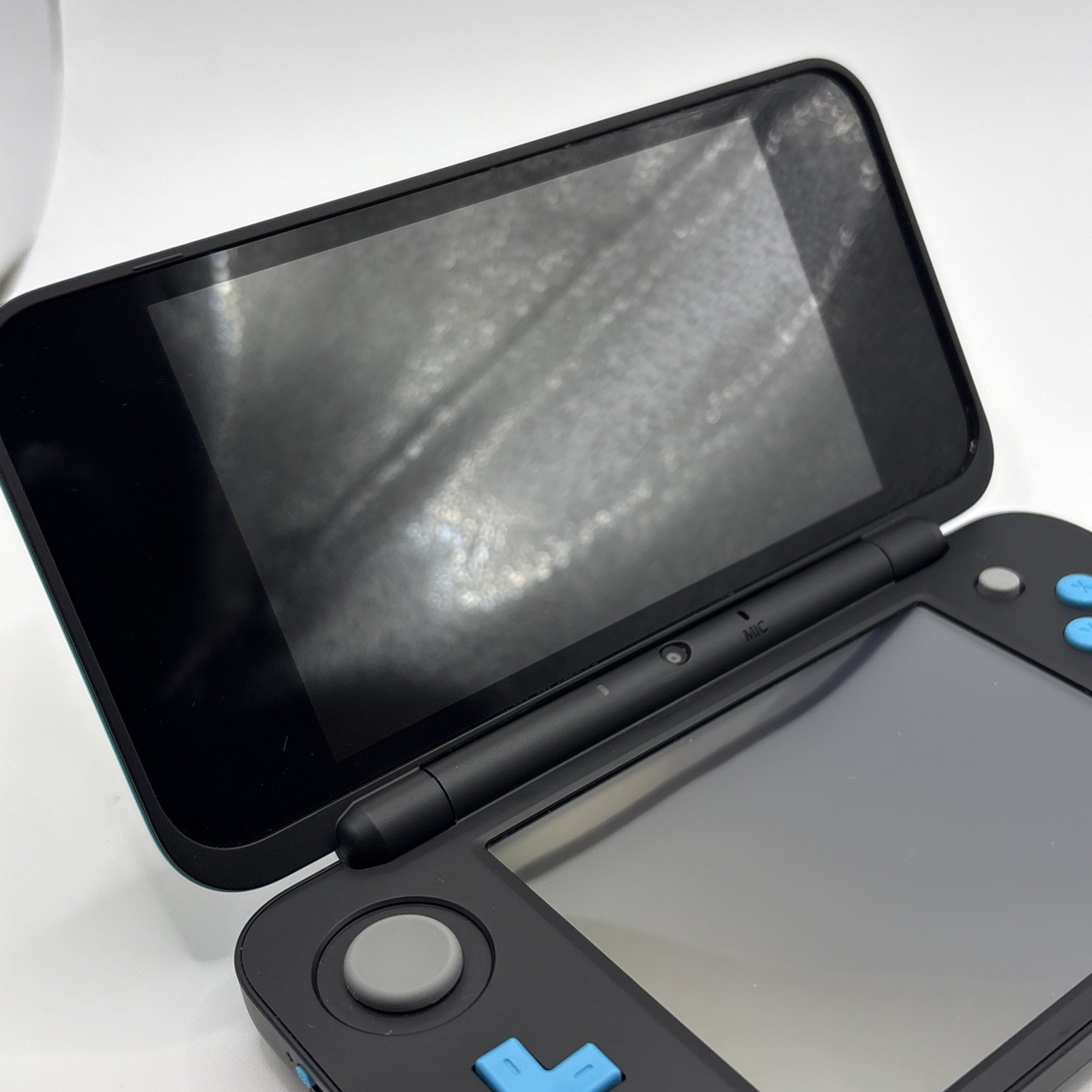 Nintendo 2DS XL Console – Black/Turquoise – Bundle W/ Charger / Case / Game
