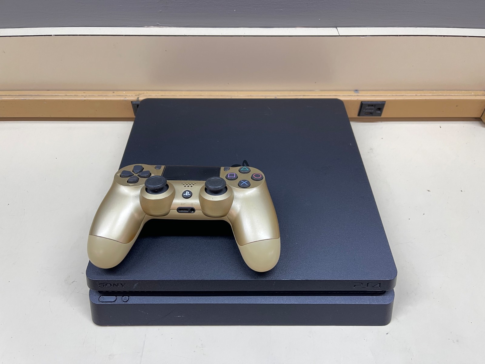 Sony PlayStation 4 Slim PS4 CUH-2015A 500GB Black w/ Gold Controller Used