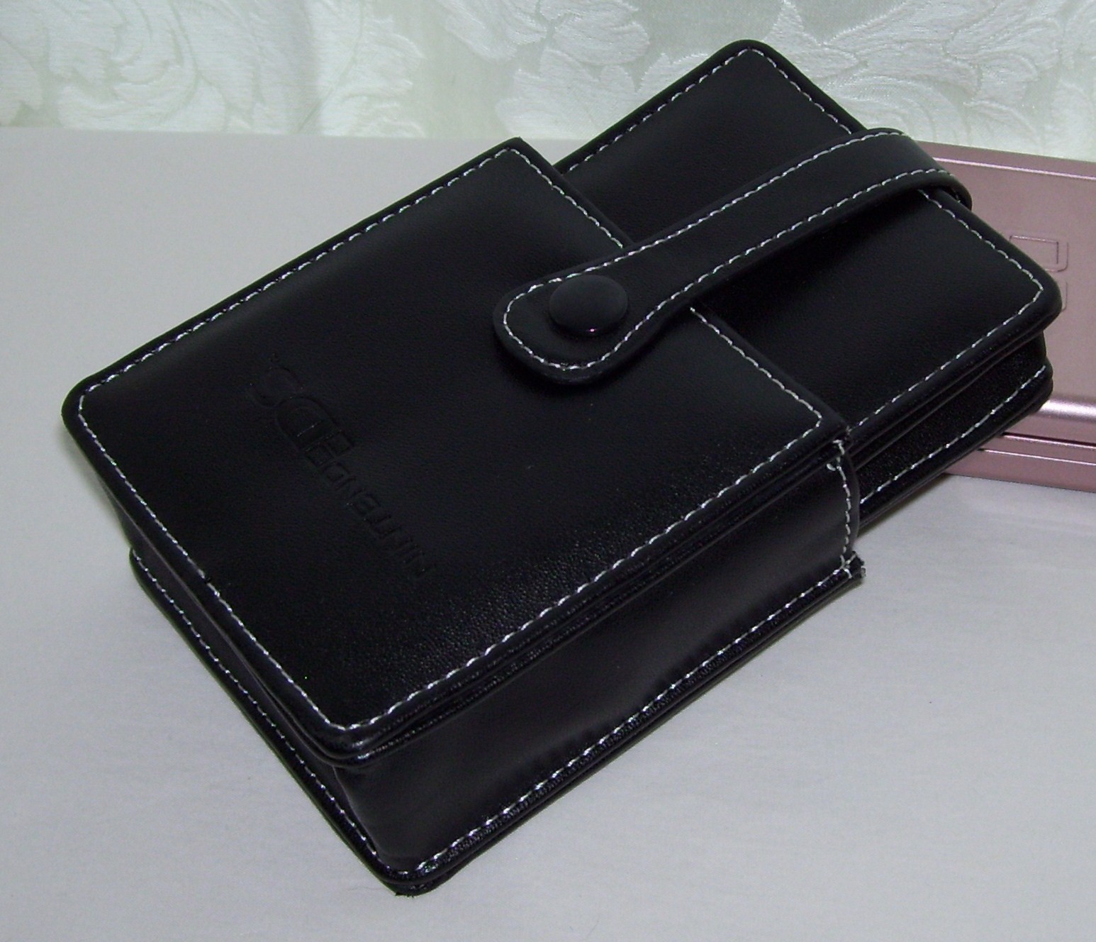 Genuine Nintendo DS . Black Synthetic Leather Padded Game Case / Sleeve ONLY