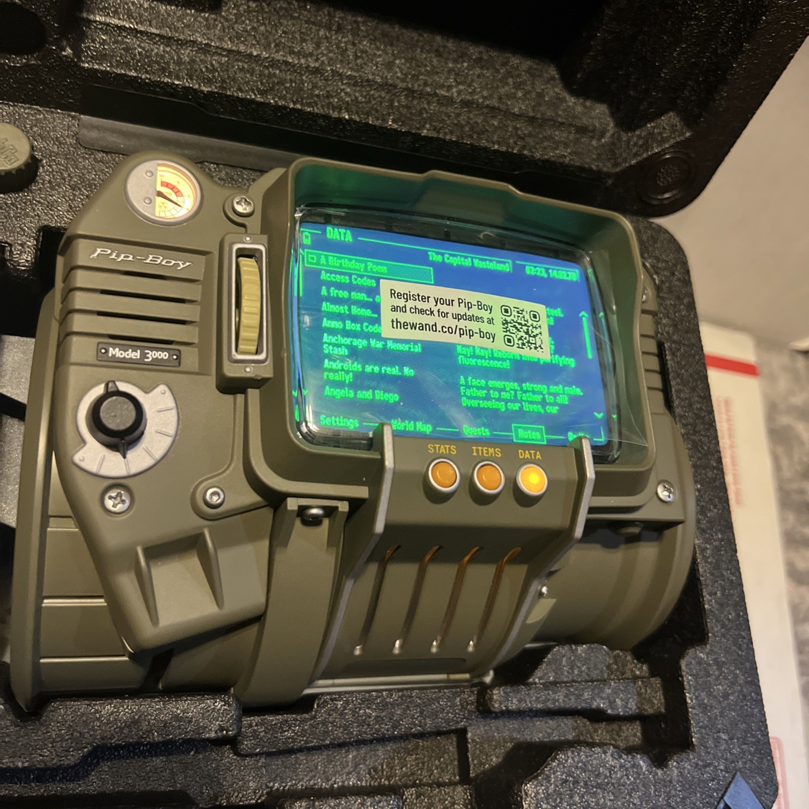 Fallout 3 New Vegas Pip Boy 3000 Die-Cast Replica Modes Figure Wand Company 2026