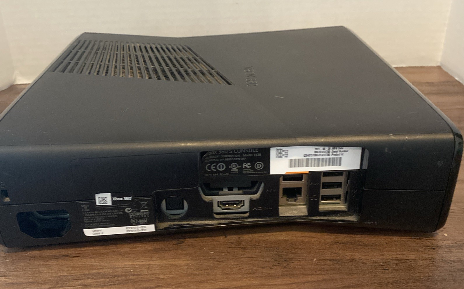 Microsoft Xbox 360 S 4GB Console only – Black (1439) – Tested/works