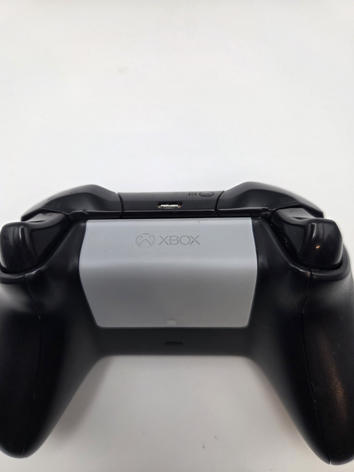 Black Xbox One 1537 Controller – Tested – No Drift – Grey OEM Battery Cover
