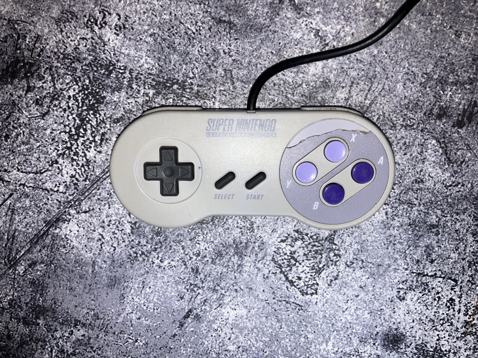 Nintendo SNES Console – Includes 2 controllers, RCA Cable, Power cable and Game.