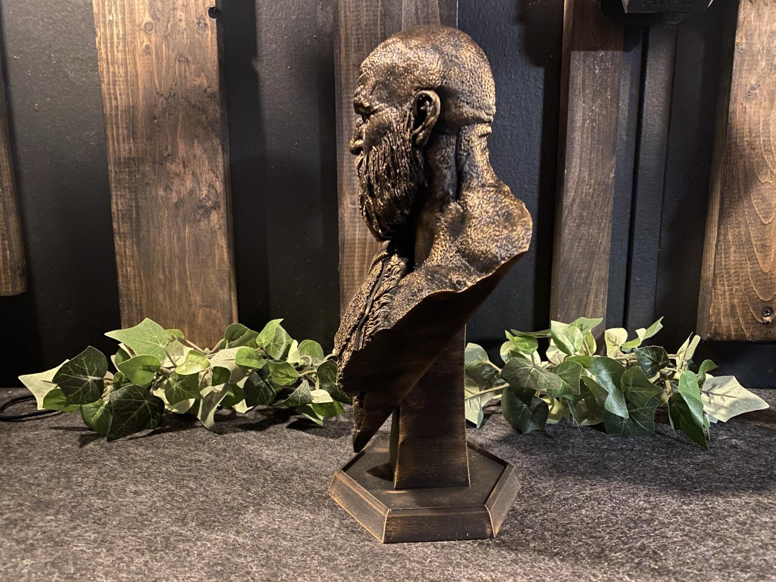 GOD OF WAR KRATOS STATUE 10 INCHES