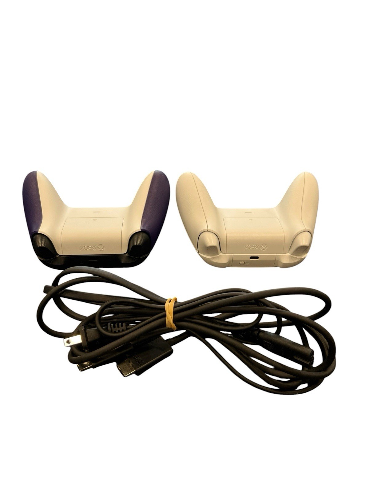 Xbox Series S Includes 2 Controllers and Cables