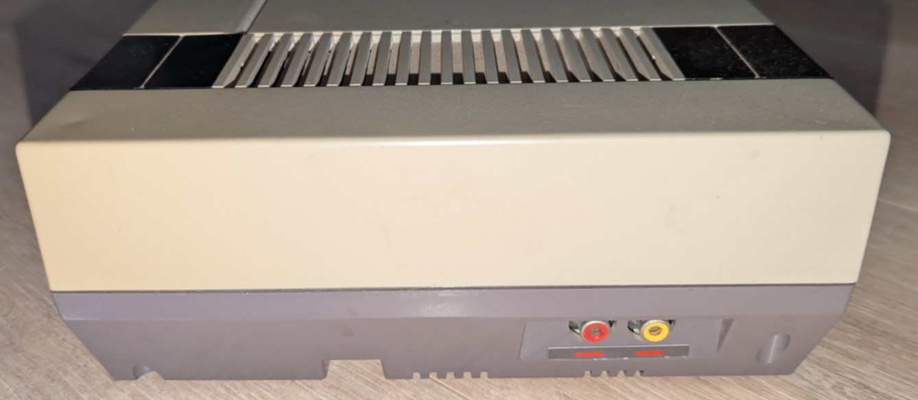 Original Nintendo NES Entertainment System w/ Super Mario Bros 1-3 & Game Genie