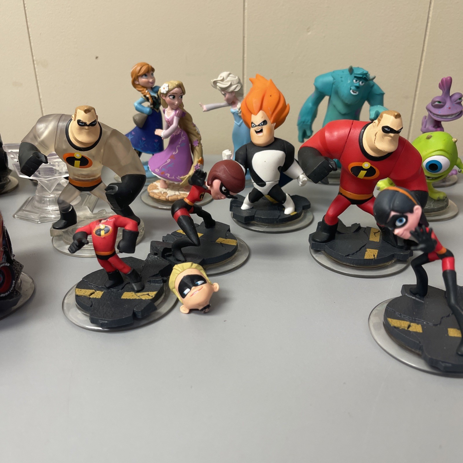 Disney Infinity 23 Character Lot Cars Frozen Incredibles Monsters Inc Pirates