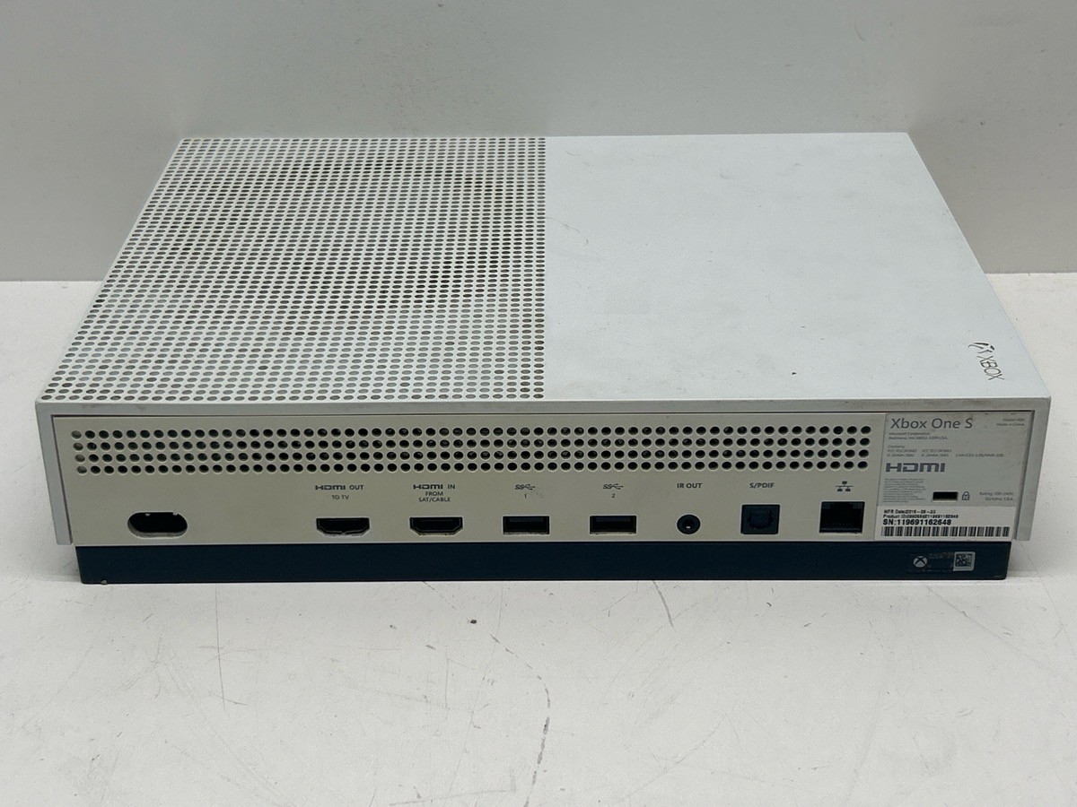 MICROSOFT XBOX ONE S – CONSOLE – 500GB – 1681 (P19020681)