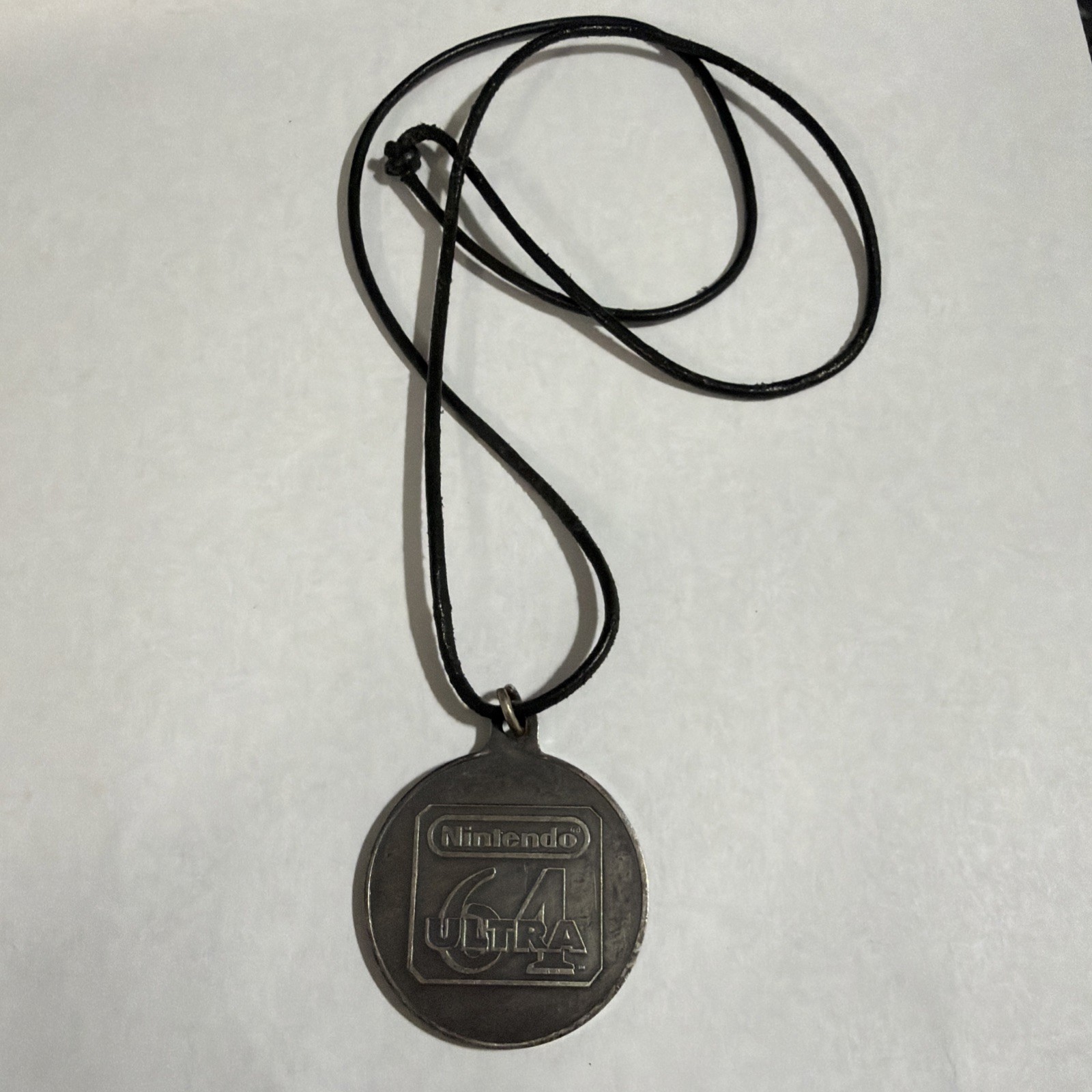 KILLER INSTINCT NECKLACE MEDALLION NINTENDO SNES N64 – ULTRA 64 LOGO – VERY RARE