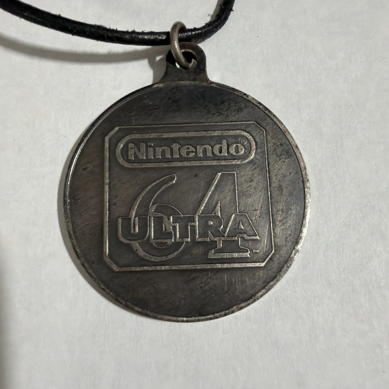 KILLER INSTINCT NECKLACE MEDALLION NINTENDO SNES N64 – ULTRA 64 LOGO – VERY RARE