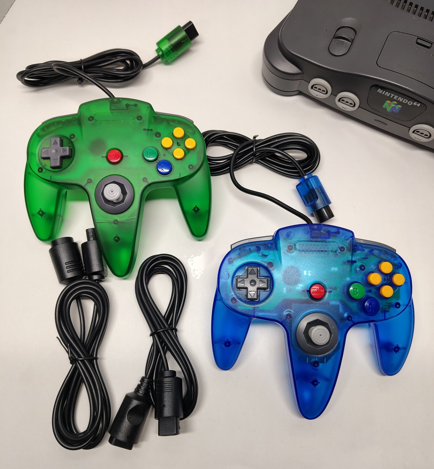 Nintendo N64 NUS-001 JPN 2 Games – 2 Controllers & Plays US & Japanese Games