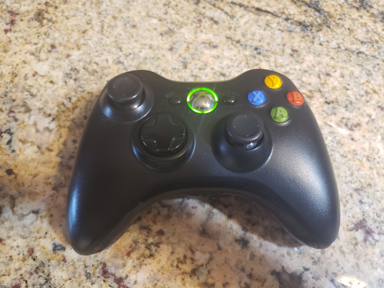 Xbox 360 E Console Model 1538 4GB – Bundle: Controller, Power Supply, Games
