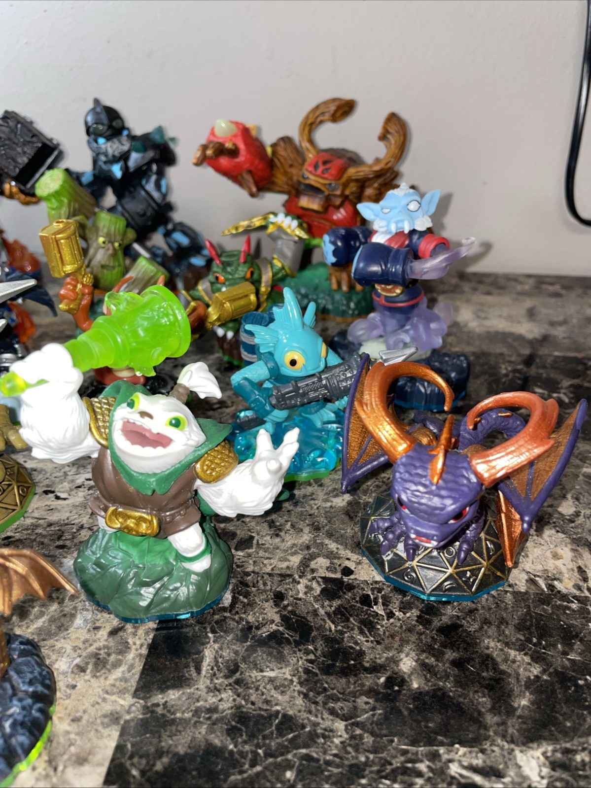 Lot 20 Used Activision Skylanders With 2 Giants And 18 Figures, Add 2URCOLLECTON