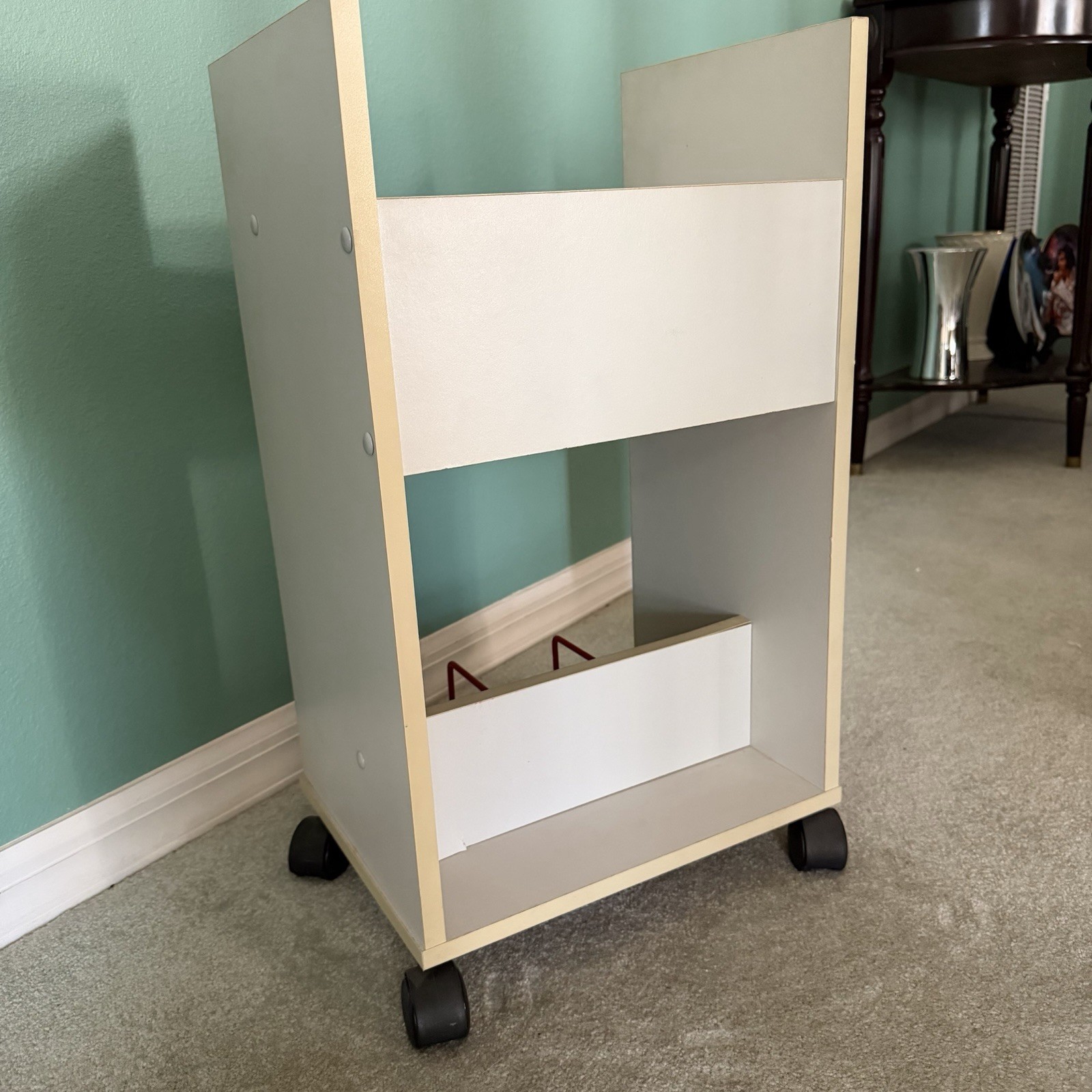 Vintage Nintendo Super Mario Brothers Rolling Console Storage Cart 1989 NES !!!!