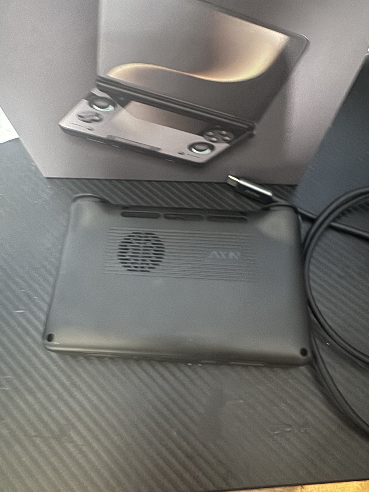 AYN Thor Base 8 GB – 128 GB Storage Black
