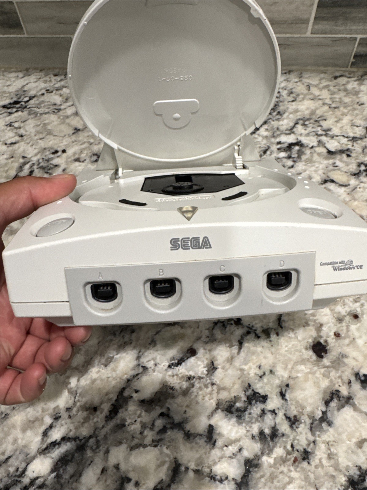 Sega Dreamcast HKT-3020 White Console Only – For parts Or Repair No Video Read
