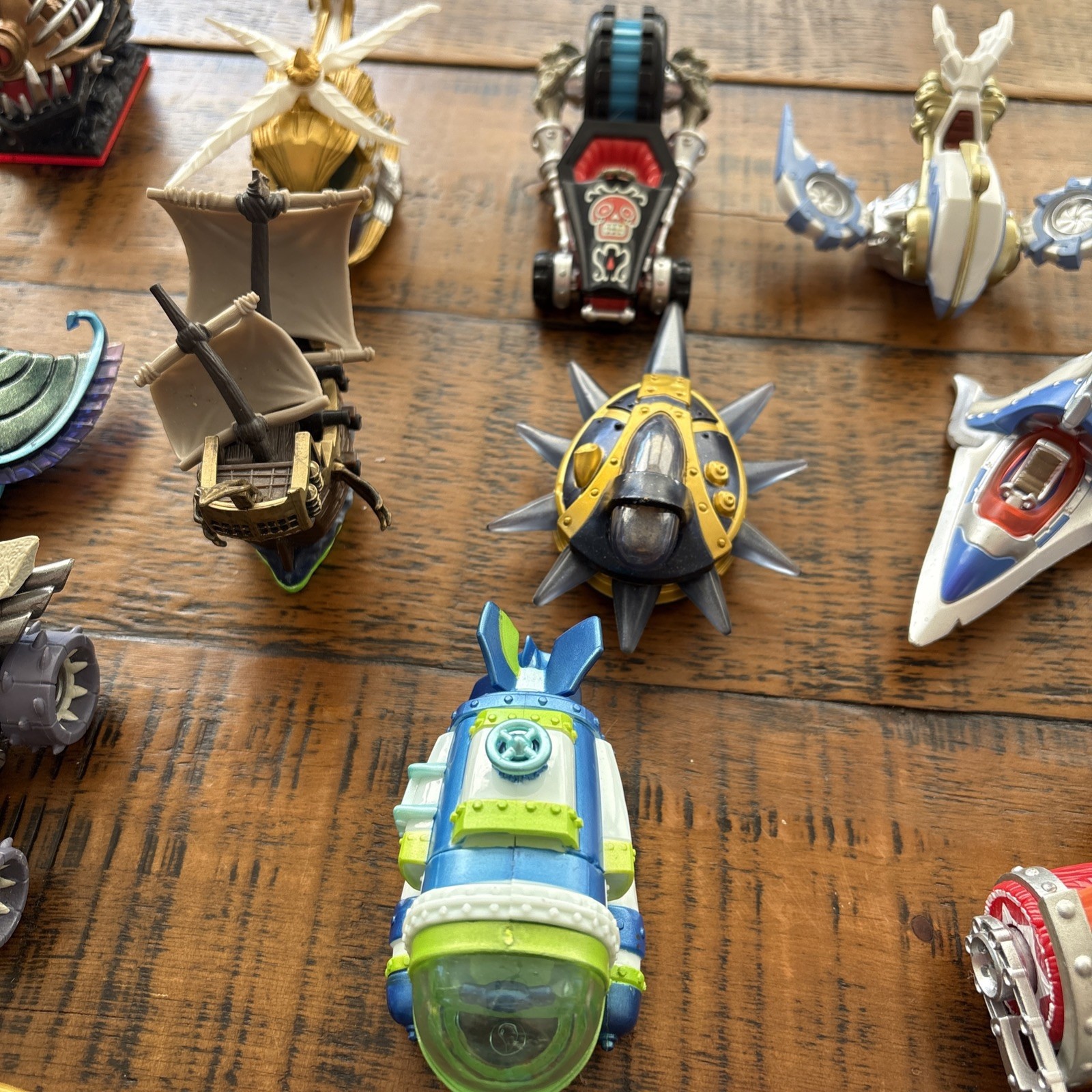 Lot of 17 Skylanders Superchargers Vehicle with tote bag NWT