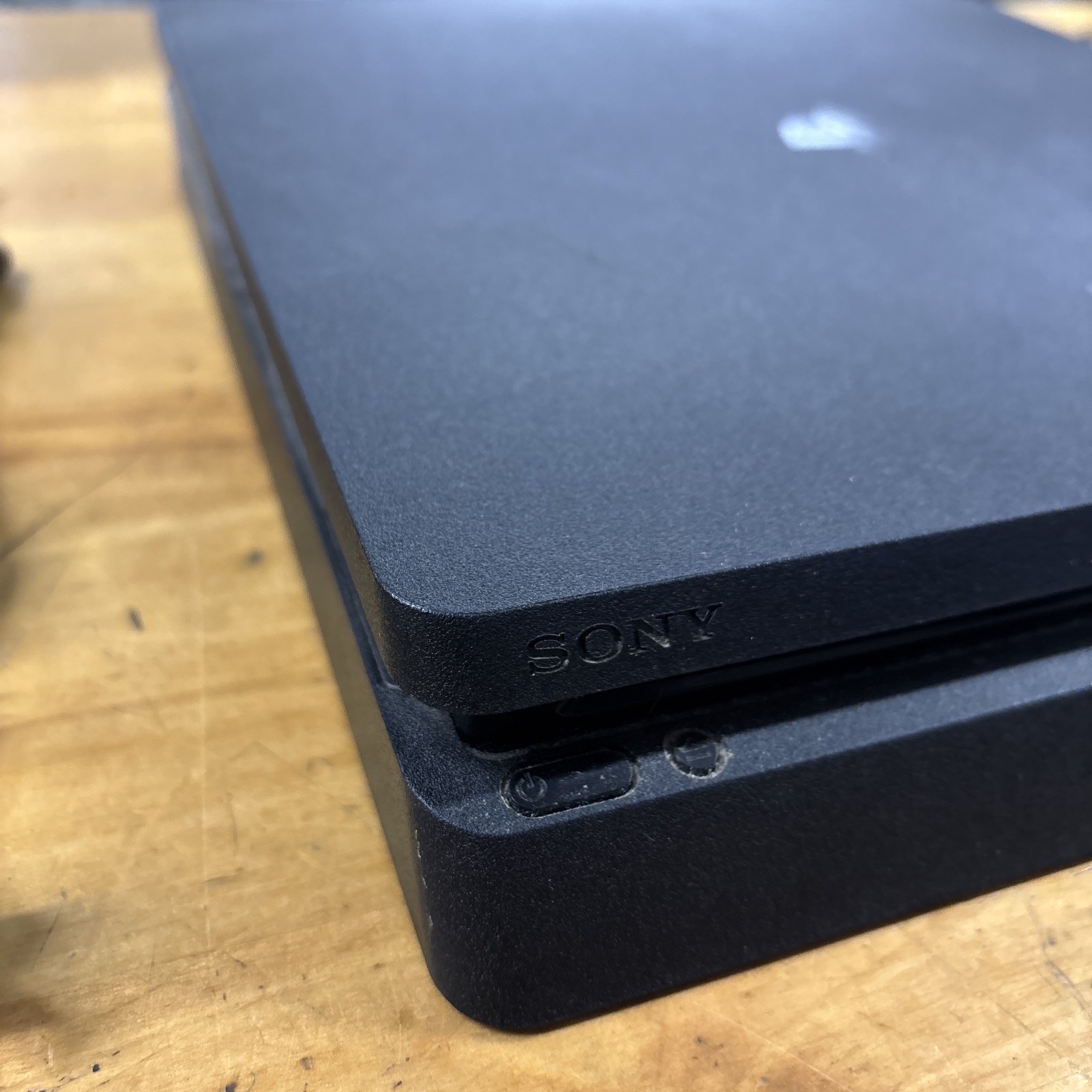 Sony PS4 Slim 1TB Black Console w/ DualShock 4 Controller READ DESCRIPTION