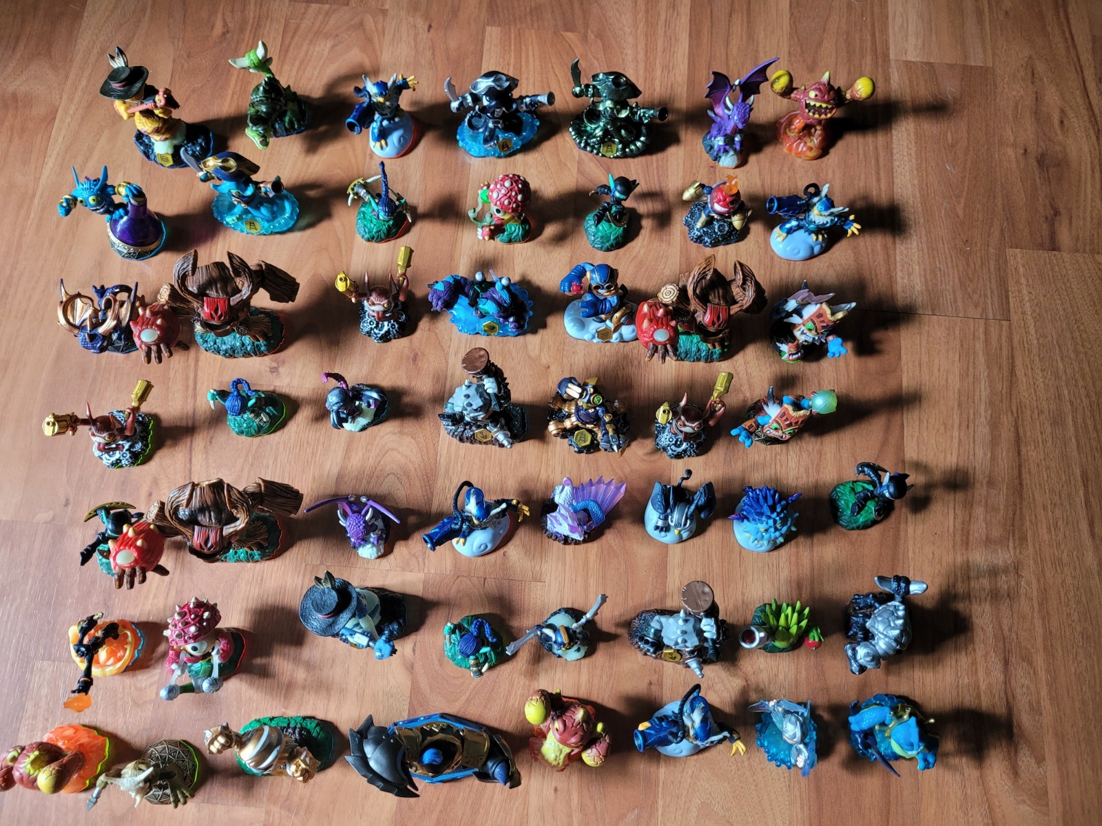 HUGE Lot Of 52 Activision Skylanders Character Figures Mixed Series Action