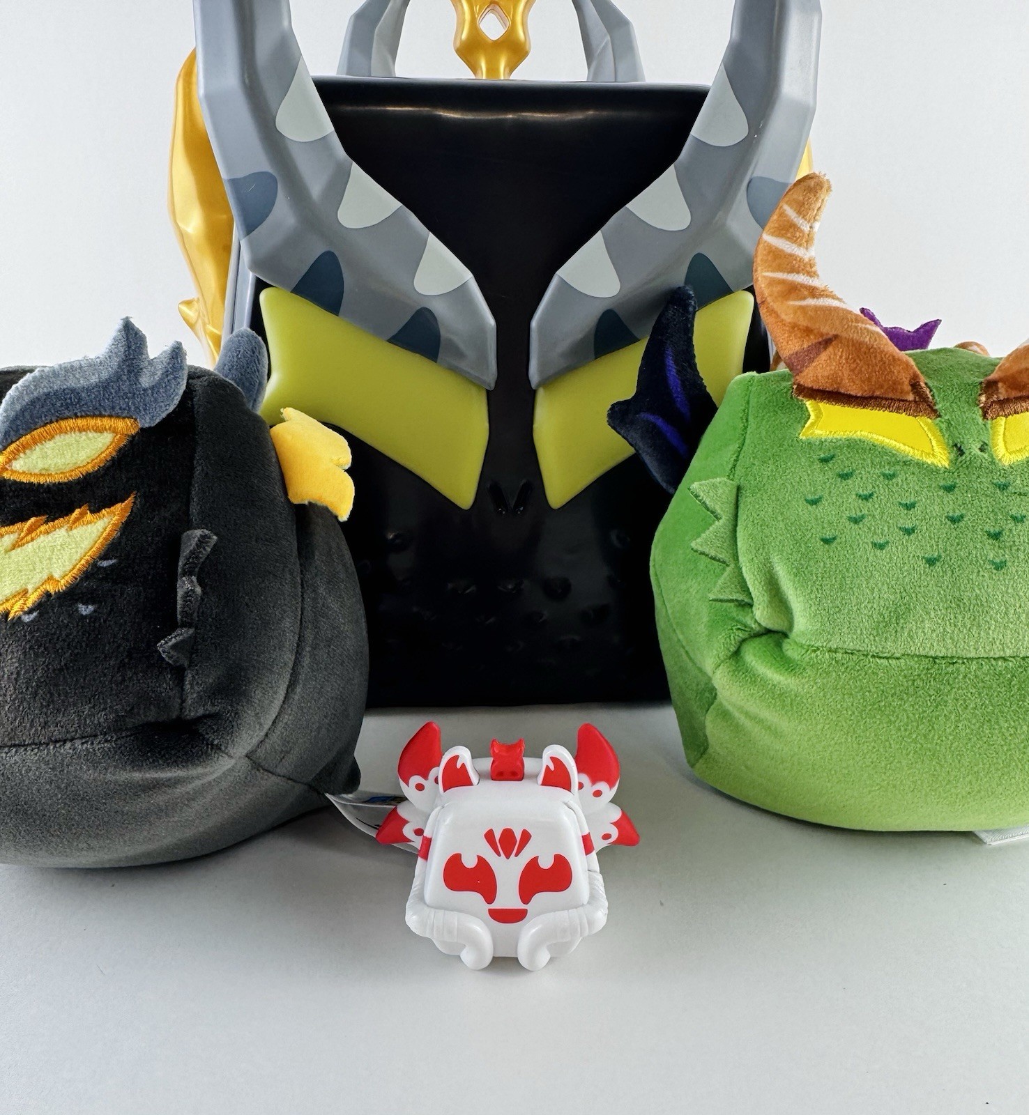 Blox Fruits Collector Bundle Dragon & Ember Plush & Kitsune & Storage Case
