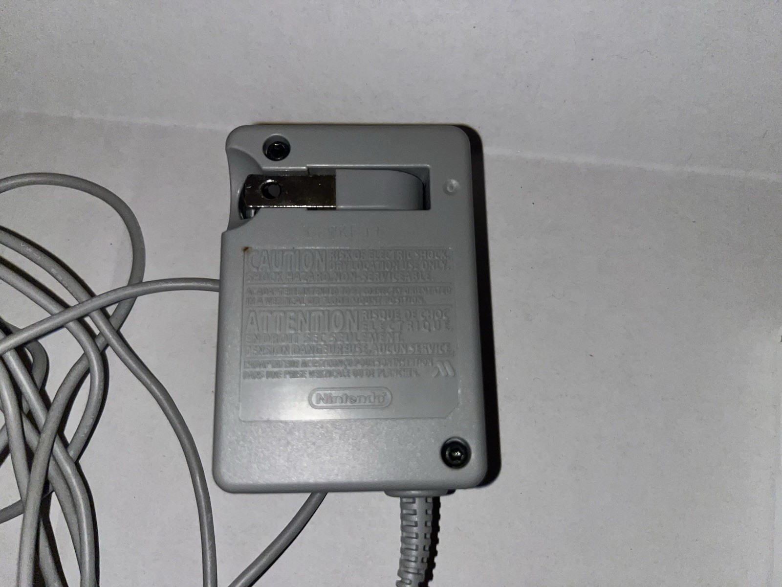 Nintendo DSi Handheld Game Console + Charger & Stylus White tested