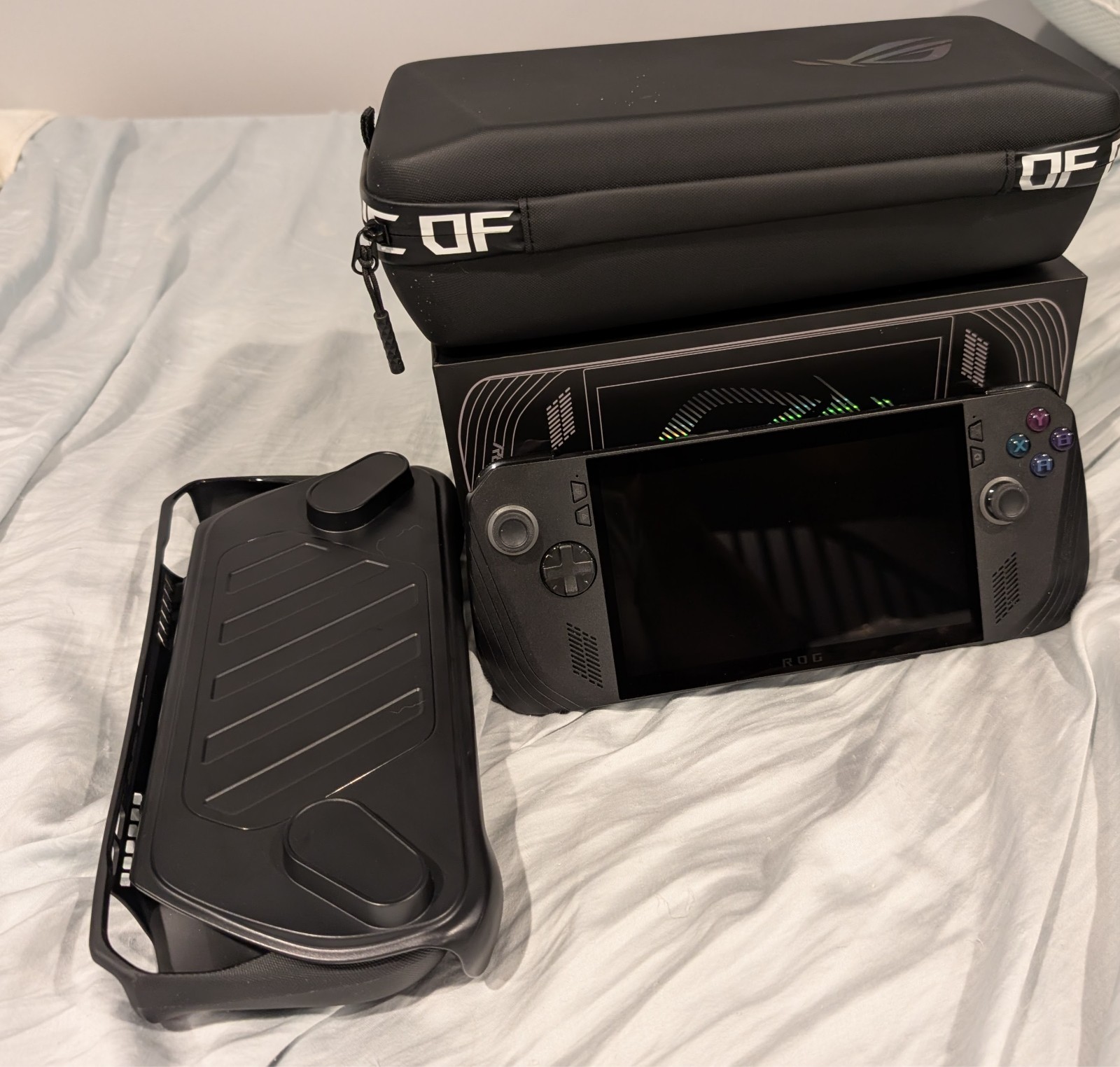 Asus ROG Ally X – Black – Z1 Extreme/24GB RAM/1TB Storage – w/ cases