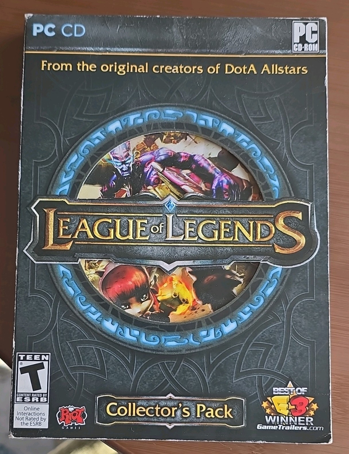 League of Legends Collector’s Pack (PC, 2009) PC Game w/ Map & Disc. No Manual