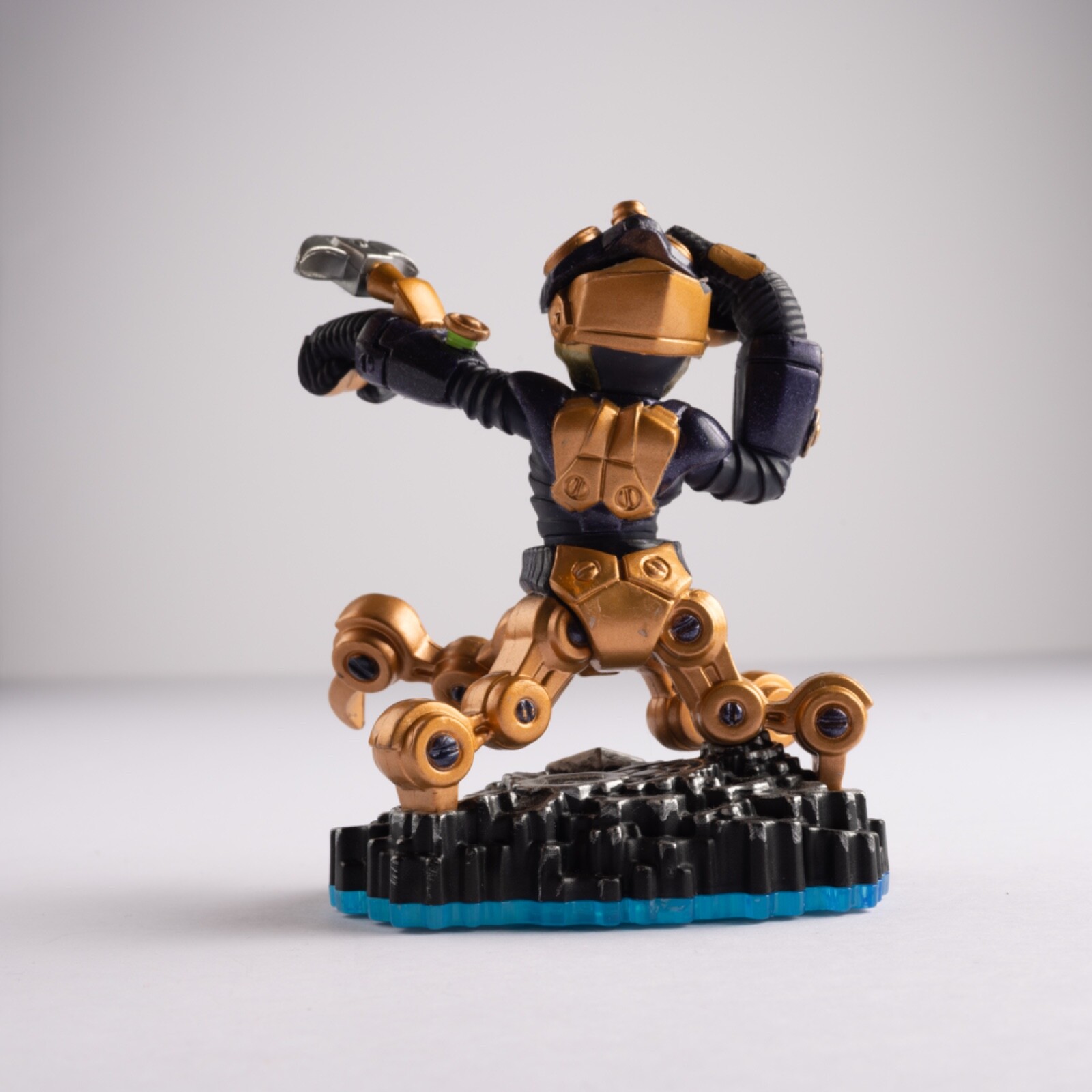 Skylanders Swap Force – Figures + Select Trading Cards/Stickers – Collection