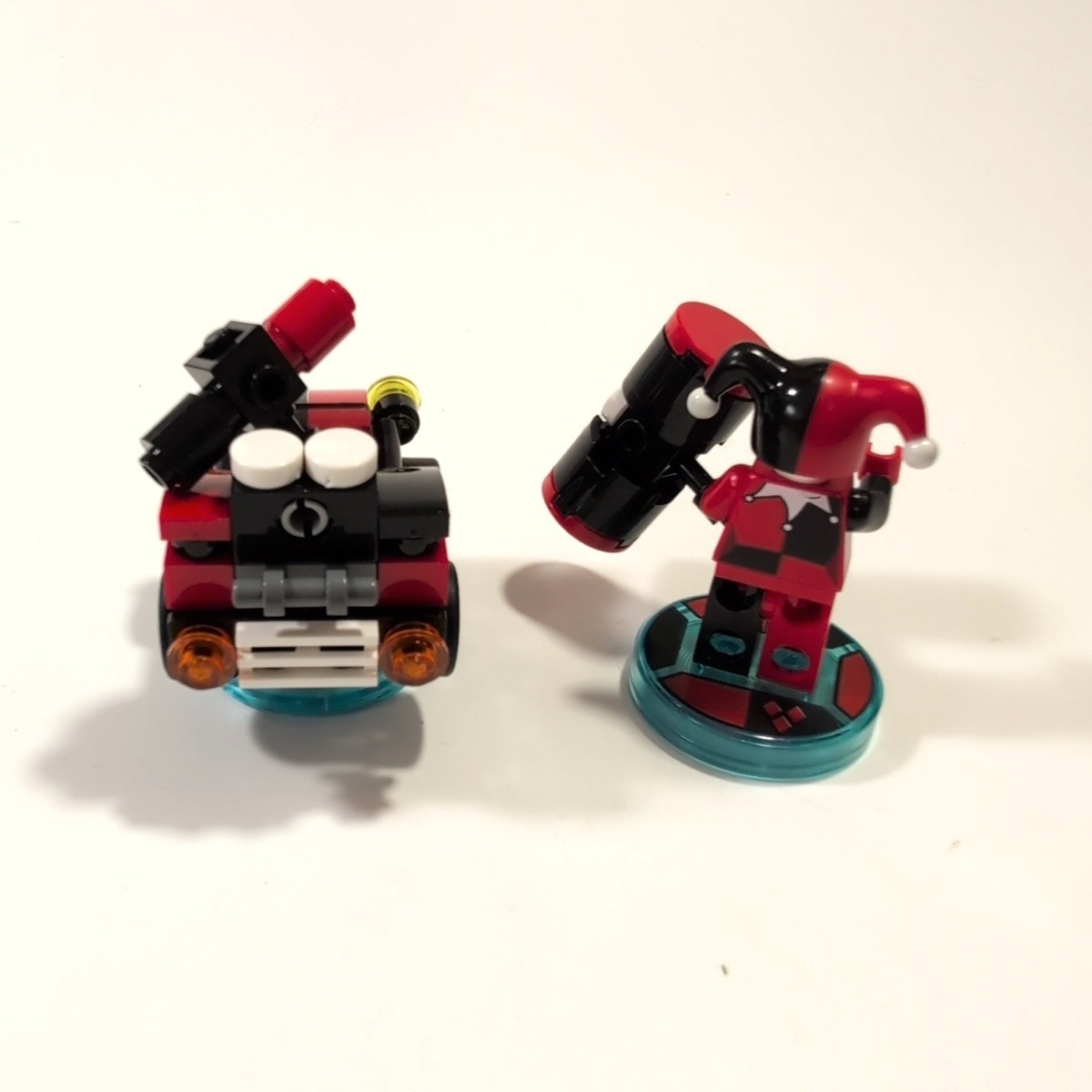 LEGO Dimensions DC Villains Joker & Harley Quinn Team with Vehicle & Helicopter