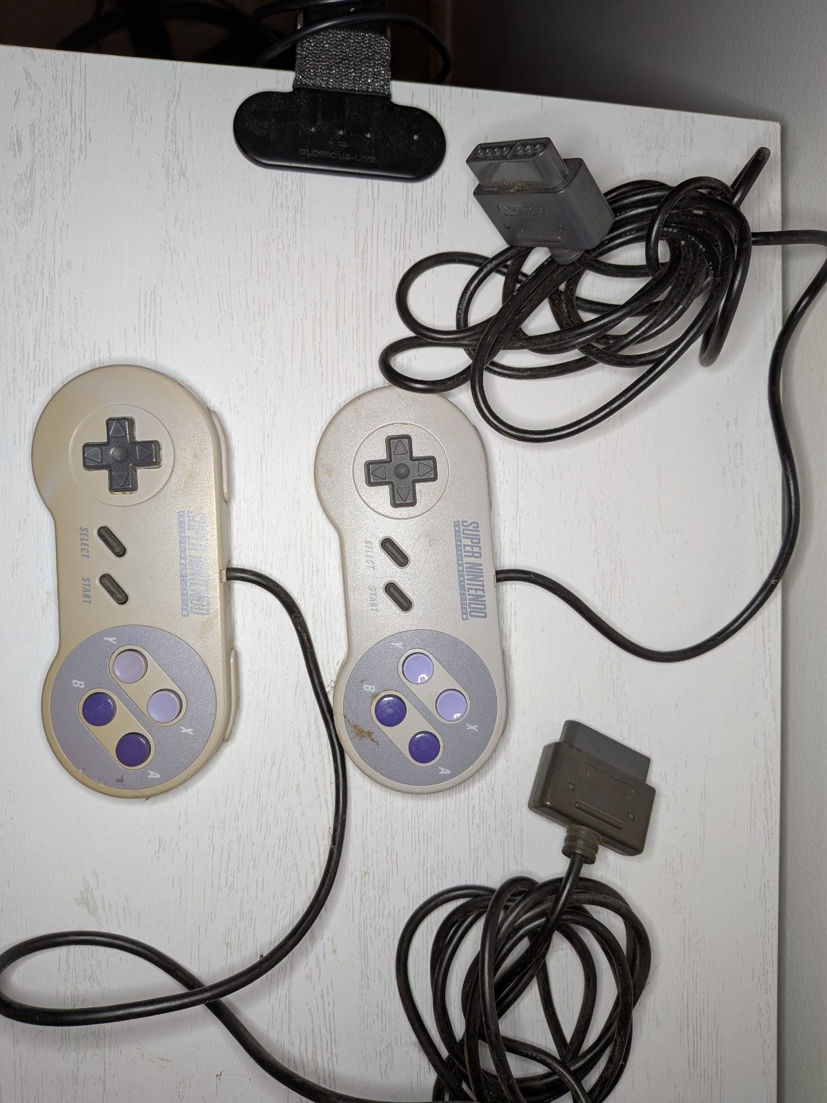 ORIGINAL NINTENDO NES CLASSIC – TWO CONTROLLERS* AV2HDMI ADAPTER* PWR* TESTED*