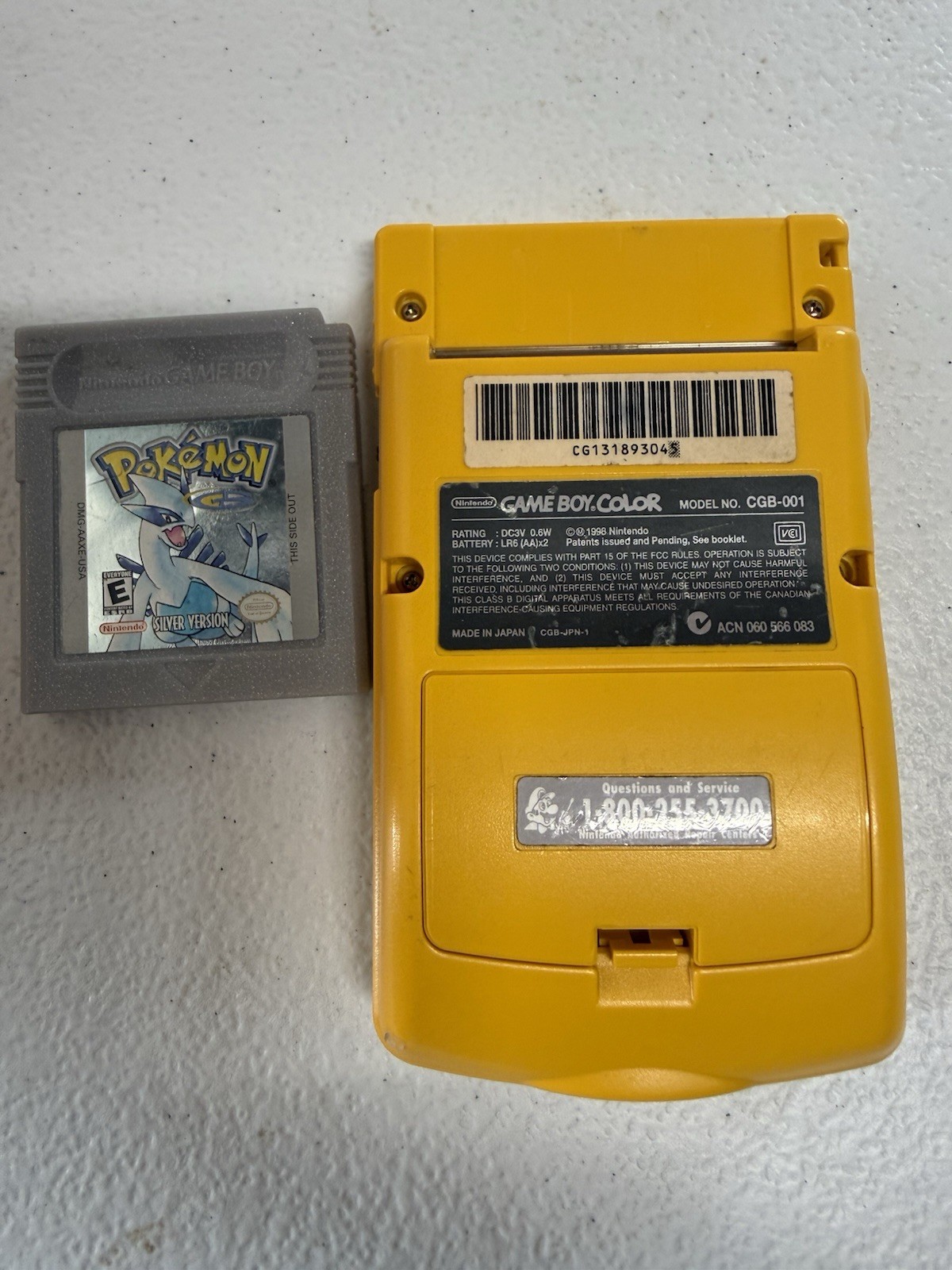 Nintendo Game Boy Color Yellow Console and Pokemon Silver TESTED